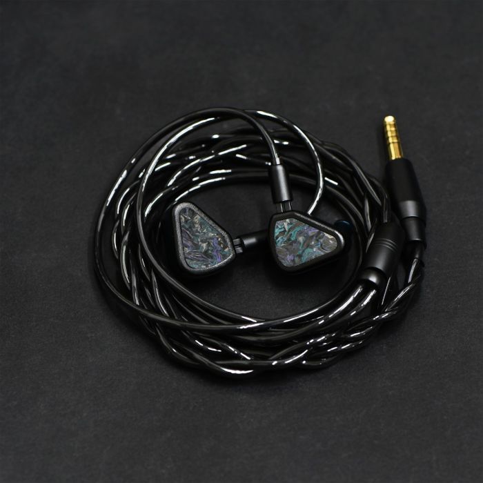 Symphonium Audio Zenith 4 driver in ear monitors with included Altalune Audio Litmus Cable. The 2-pin cable is shown with a 4.4mm termination.