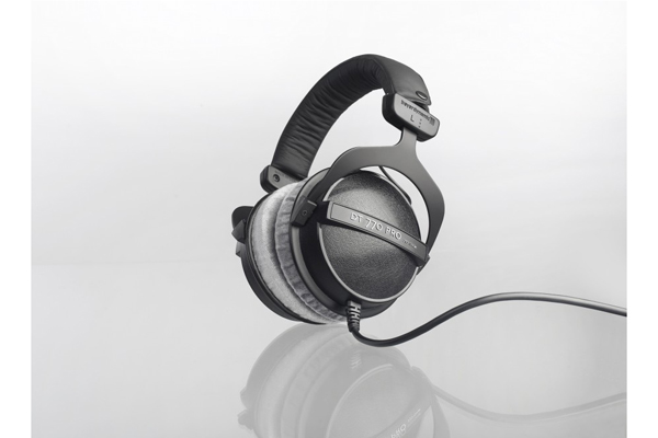 dt770-pro_1.jpg