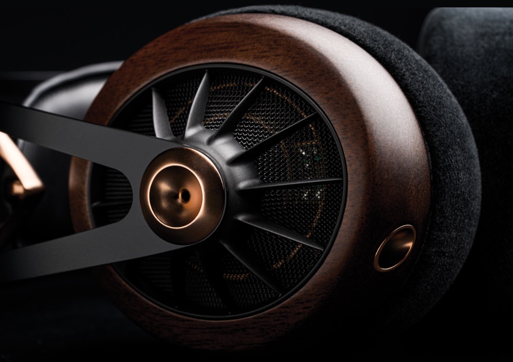 Close up photo of Meze 109 Pro earcups