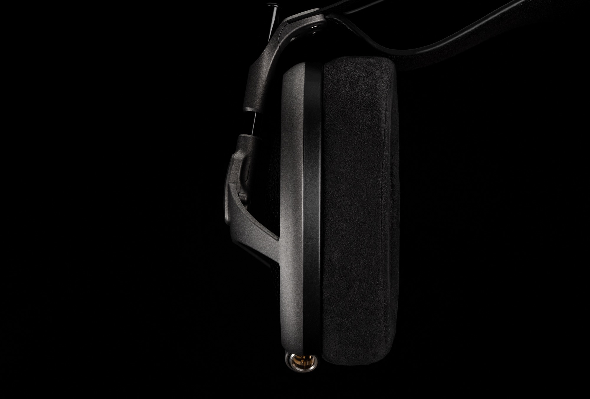Close up photo of Meze Audio Elite in Tungsten finish