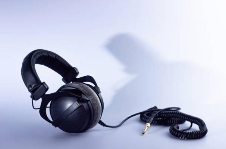 Closed Back Headphones